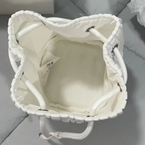 Dior White Cosmetic Case with Elegant Pleats - Picture 6 of 7